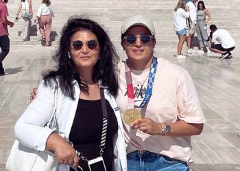 busenaz surmeneli anitkabir 00