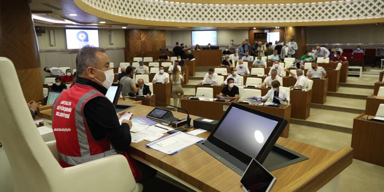 Antalya Büyükşehir’de başkana uçak alımı yetkisi muhittin bocek 04