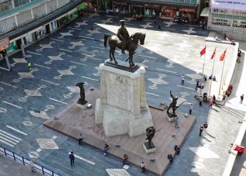 ulus ataturk heykeli 00