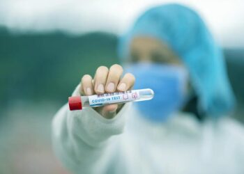 covid doktor hemsire test pozitif