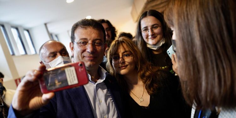 ekrem imamoglu yonetim bilimleri kongresi