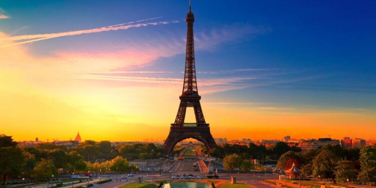 paris eifel kulesi 01