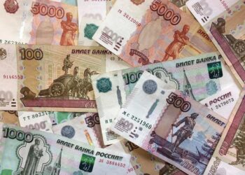 rusya ruble para