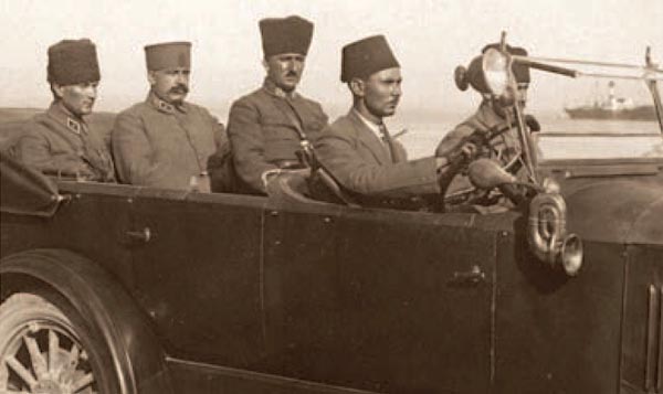 ataturk otomobilde