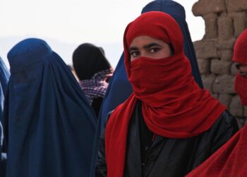 afganistan kadin burka pixabay