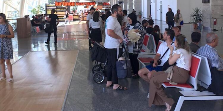 Antalya yolcuları Diyarbakır’da kaldı