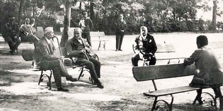 İsmet Paşa ve Atatürk