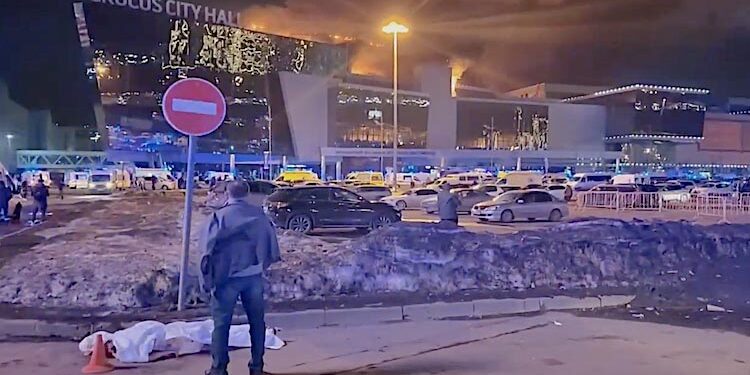 Moskova'da silahlı saldırı dehşeti: En az 60 ölü, 145 yaralı