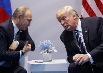 Trump ve Putin Ukrayna’da çözüm konusunda mutabık