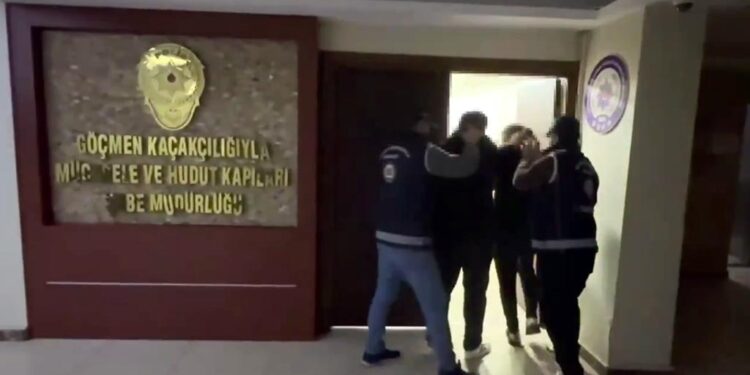 İnterpol’ün aradığı 23 kişi Türkiye’de yakalandı