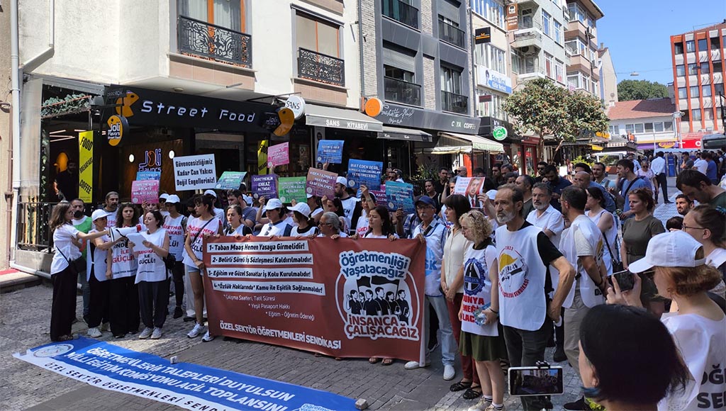 Özel sektör öğretmenleri “İnsanca Çalışacağız, Öğretmenliği Yaşatacağız!” sloganıyla Ankara’ya yürüyor Özel sektör öğretmenleri “İnsanca Çalışacağız, Öğretmenliği Yaşatacağız!” sloganıyla Ankara’ya yürüyor