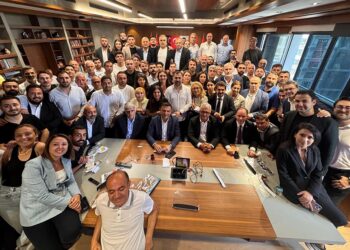 CHP, İstanbul İl Başkanlığı binasını kapattı