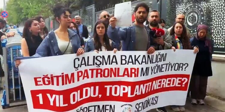 Öğretmenler: Bize somut bir söz söylenmeden gitmeyeceğiz