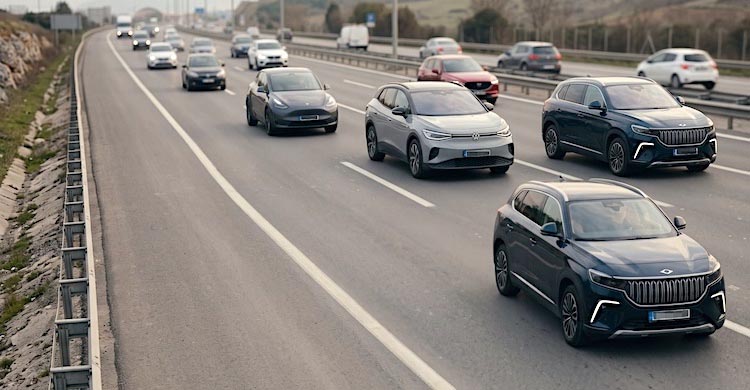 Türkiye’de trafikteki 18 milyon otomobilin yüzde 2,6’sı elektrikli Türkiye’de trafikteki 18 milyon otomobilin yüzde 2,6’sı elektrikli