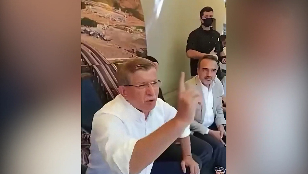 Davutoğlu hakkında ‘Cumhurbaşkanı’na hakaret’ soruşturması Davutoğlu hakkında ‘Cumhurbaşkanı’na hakaret’ soruşturması